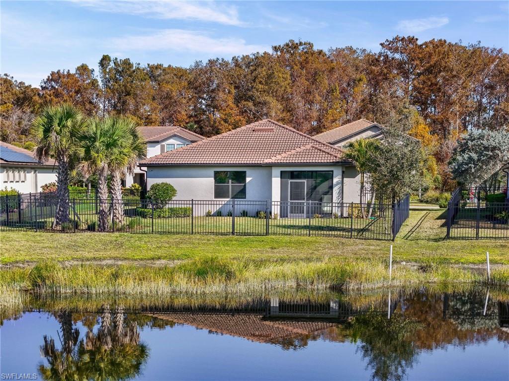 HAMPTON LAKES - Residential