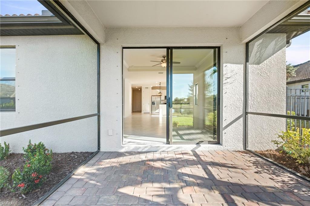 HAMPTON LAKES - Residential