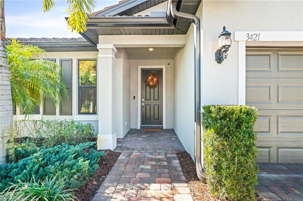 HAMPTON LAKES - Residential