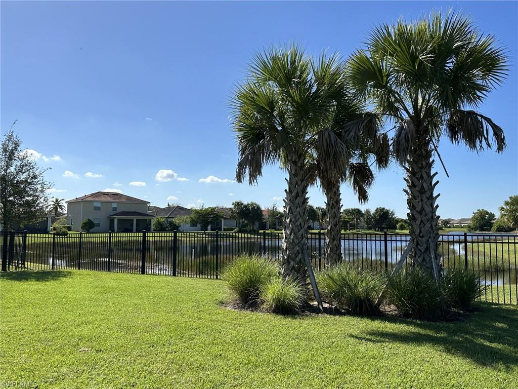 HAMPTON LAKES - Residential