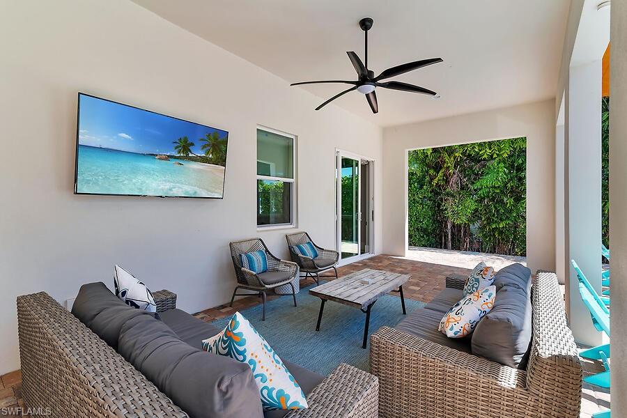 MARCO BEACH - Residential