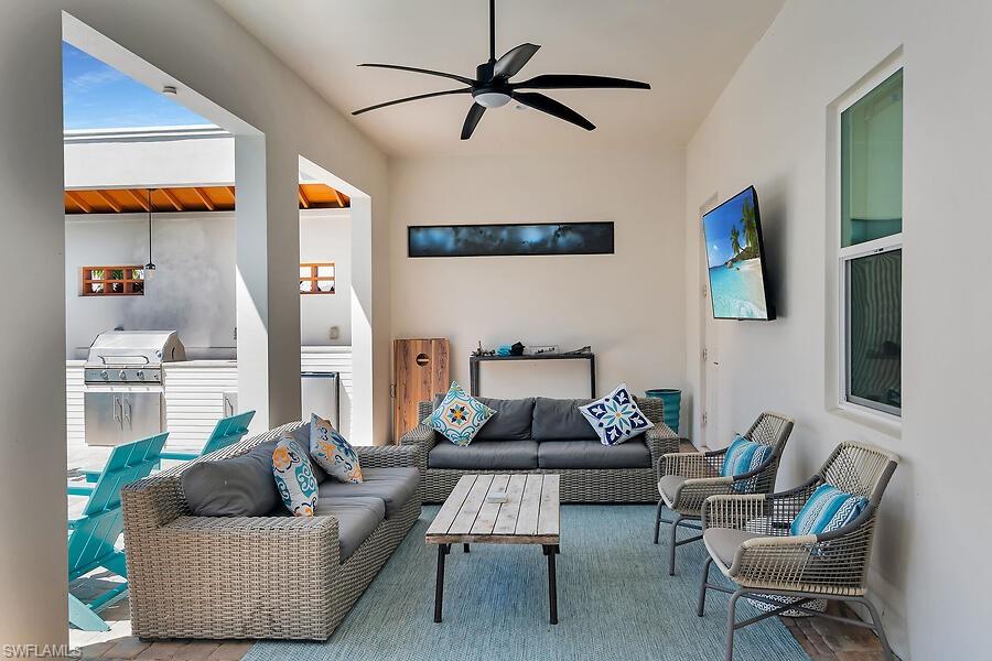 MARCO BEACH - Residential