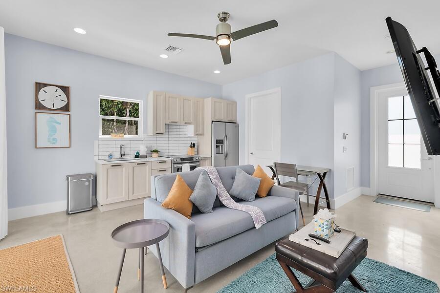 MARCO BEACH - Residential