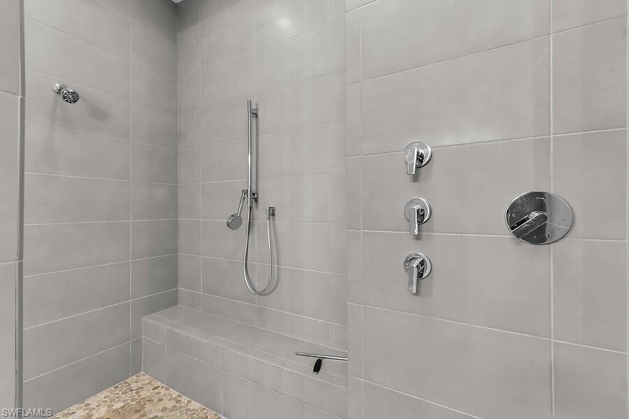 MARCO BEACH - Residential