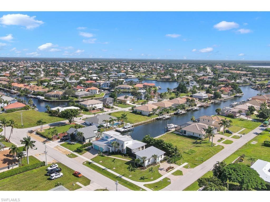 MARCO BEACH - Residential