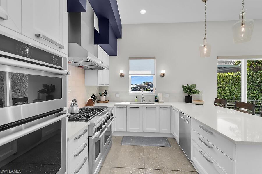 MARCO BEACH - Residential