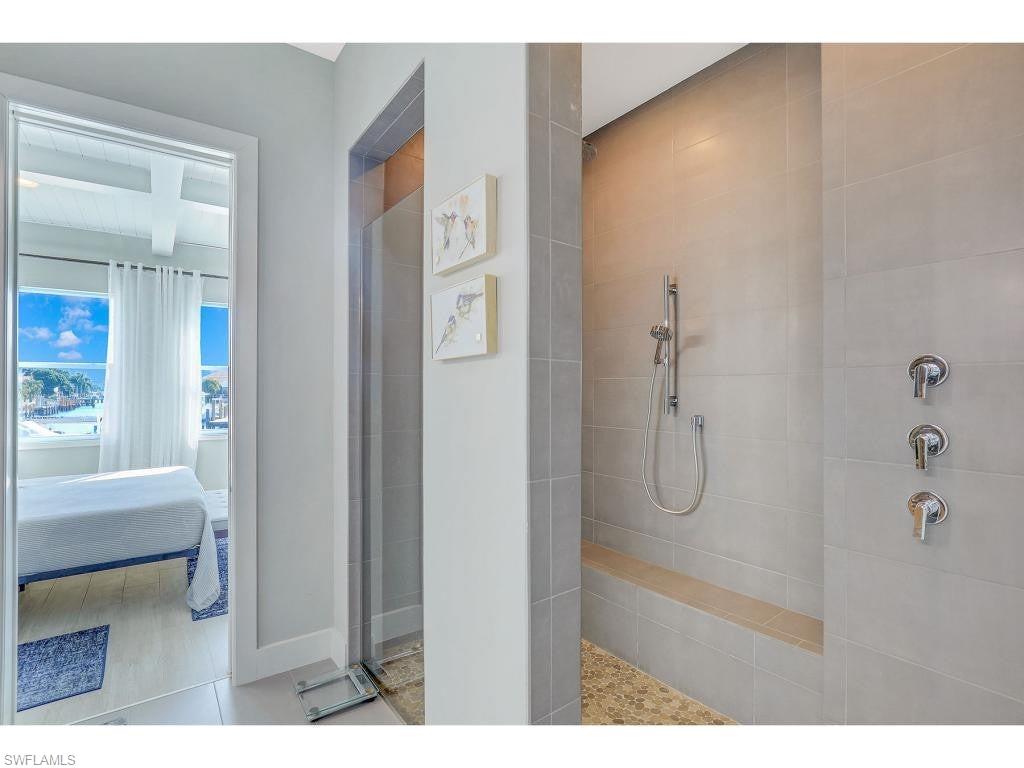 MARCO BEACH - Residential