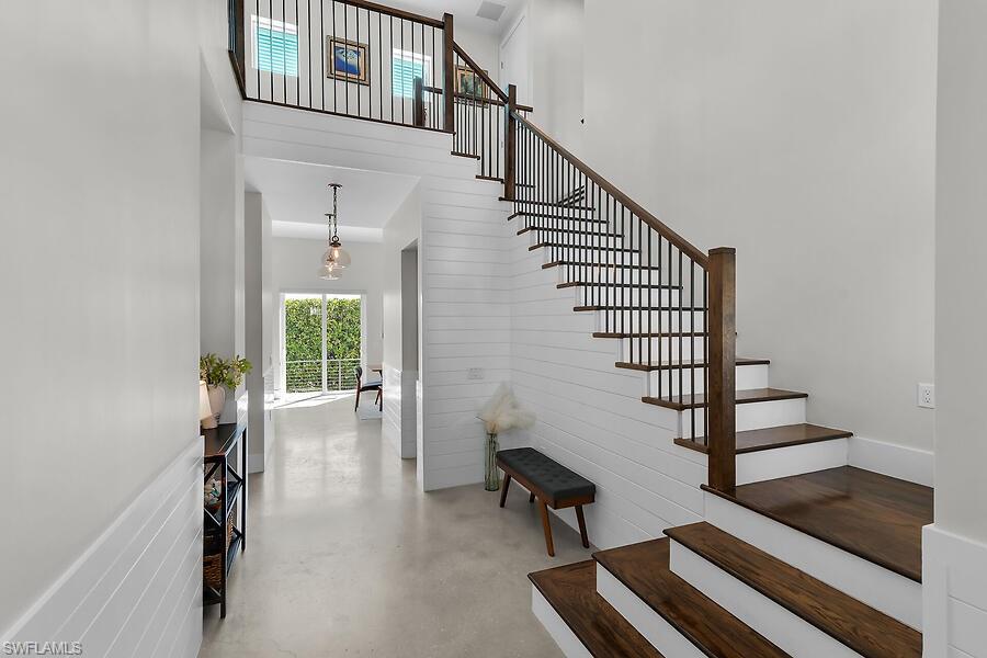 MARCO BEACH - Residential