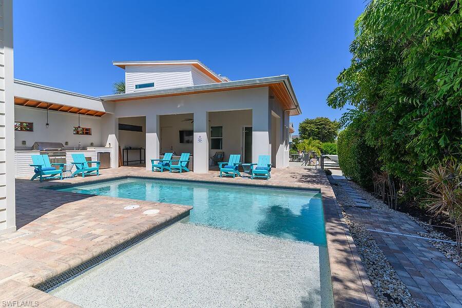 MARCO BEACH - Residential