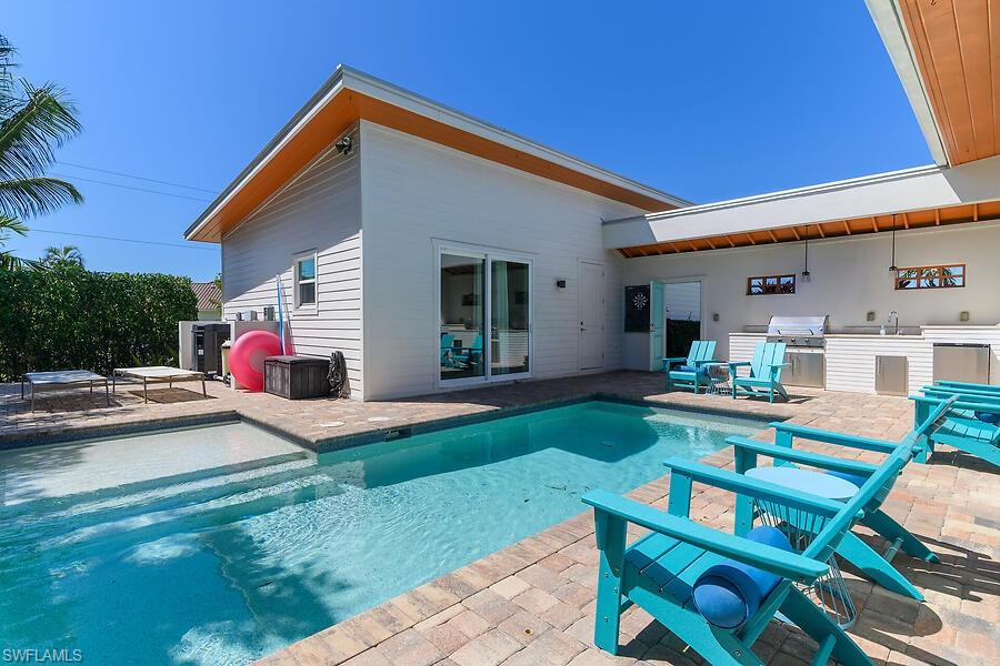 MARCO BEACH - Residential