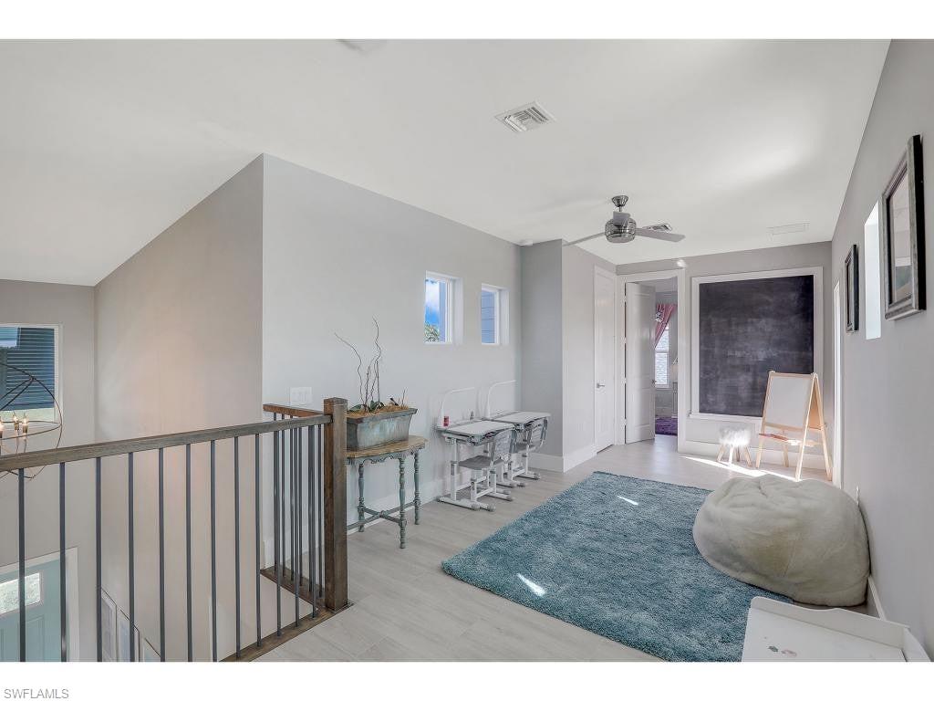 MARCO BEACH - Residential