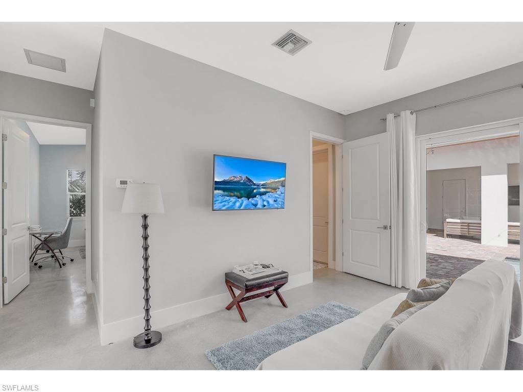 MARCO BEACH - Residential