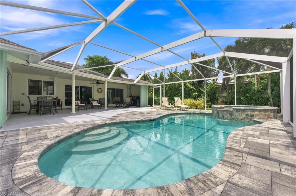 350 Pinehurst CIR
