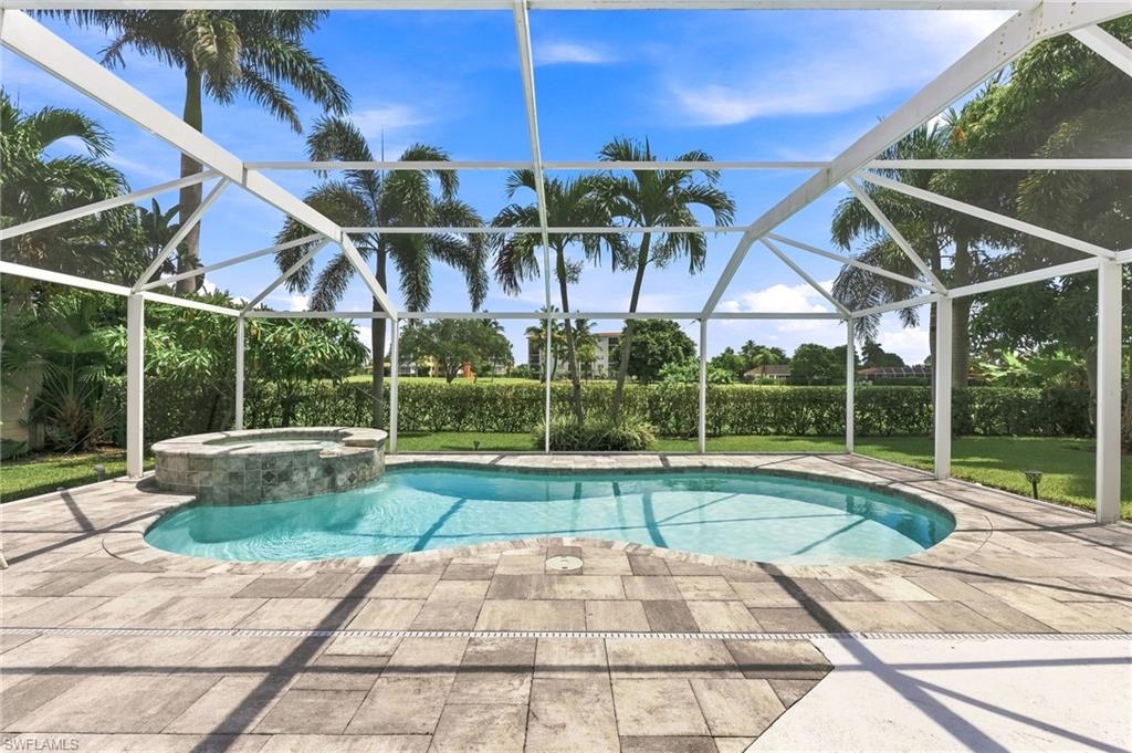 350 Pinehurst CIR