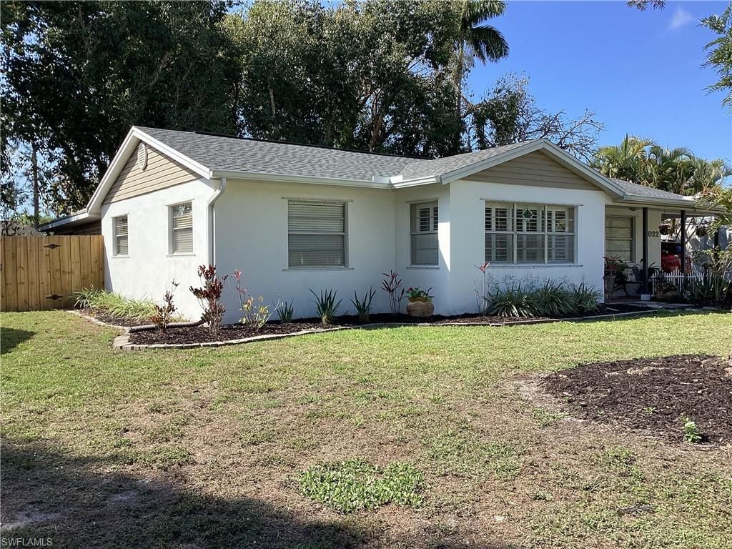 Photo of 3022 Poinciana DR, NAPLES, FL 34105 (MLS # 226010426)