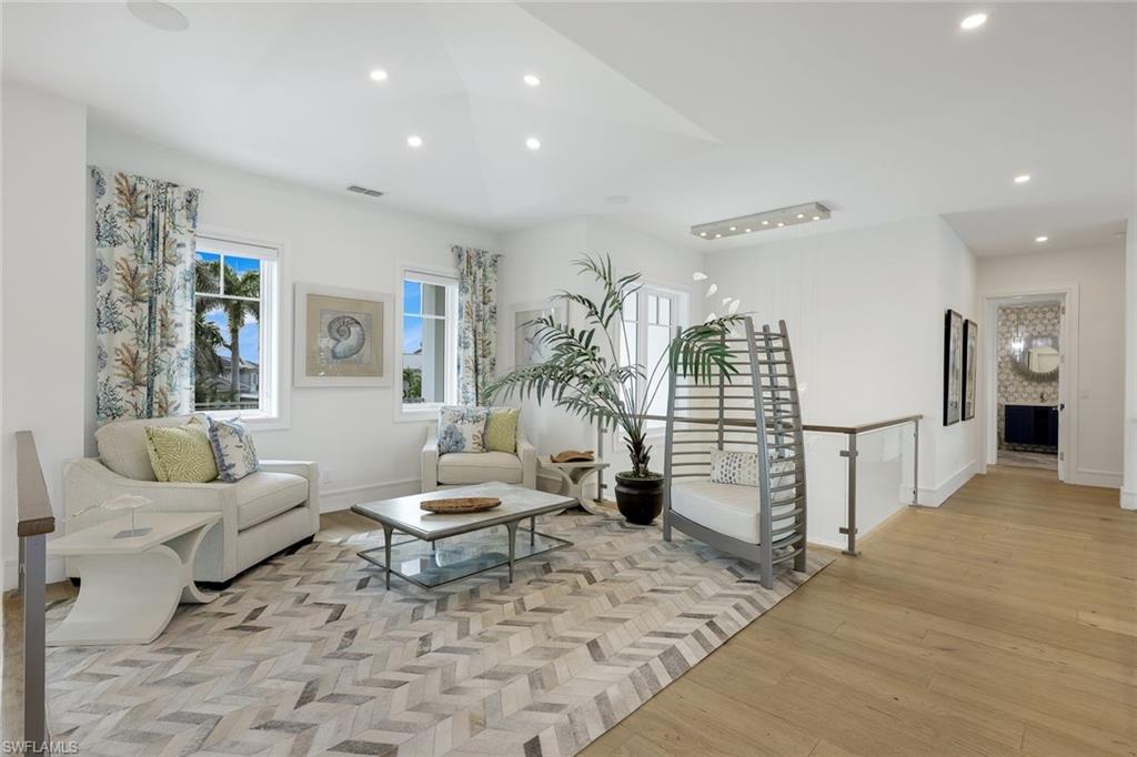 PARK SHORE - Residential