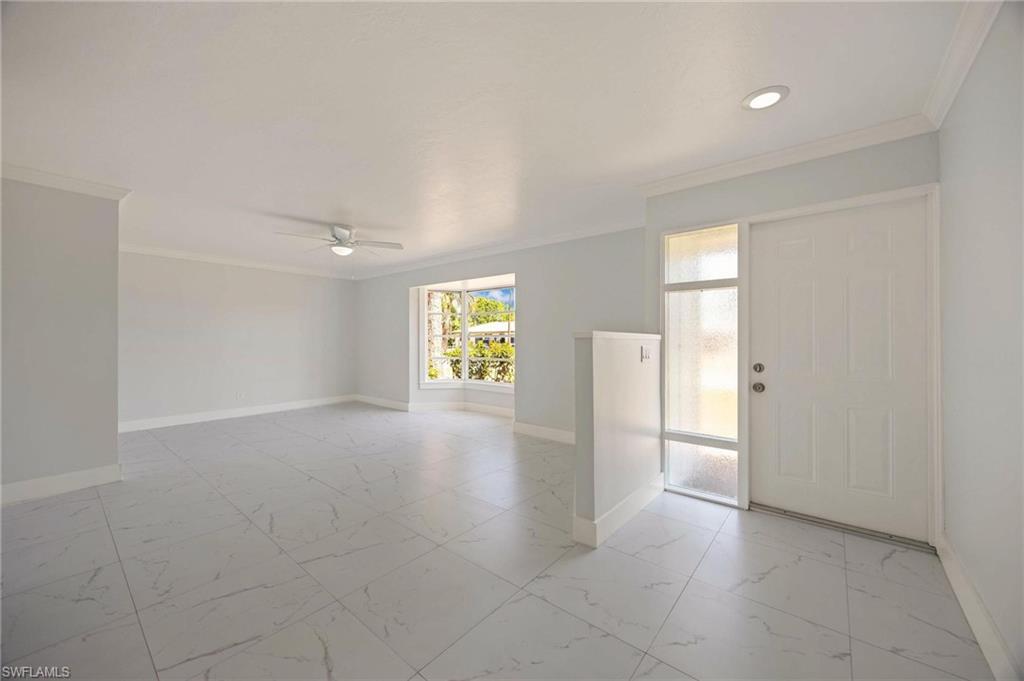 3925 Riviera CIR