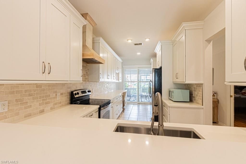 Photo of 1728 Morning Sun LN, NAPLES, FL 34119 (MLS # 226009310)