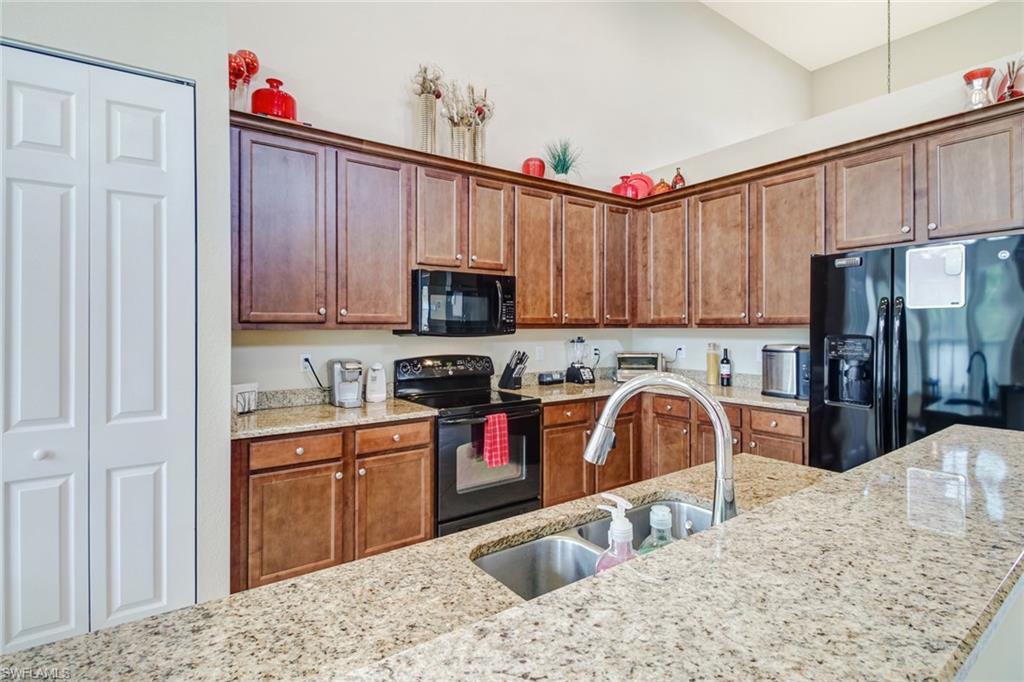 BOTANICA LAKES - Residential