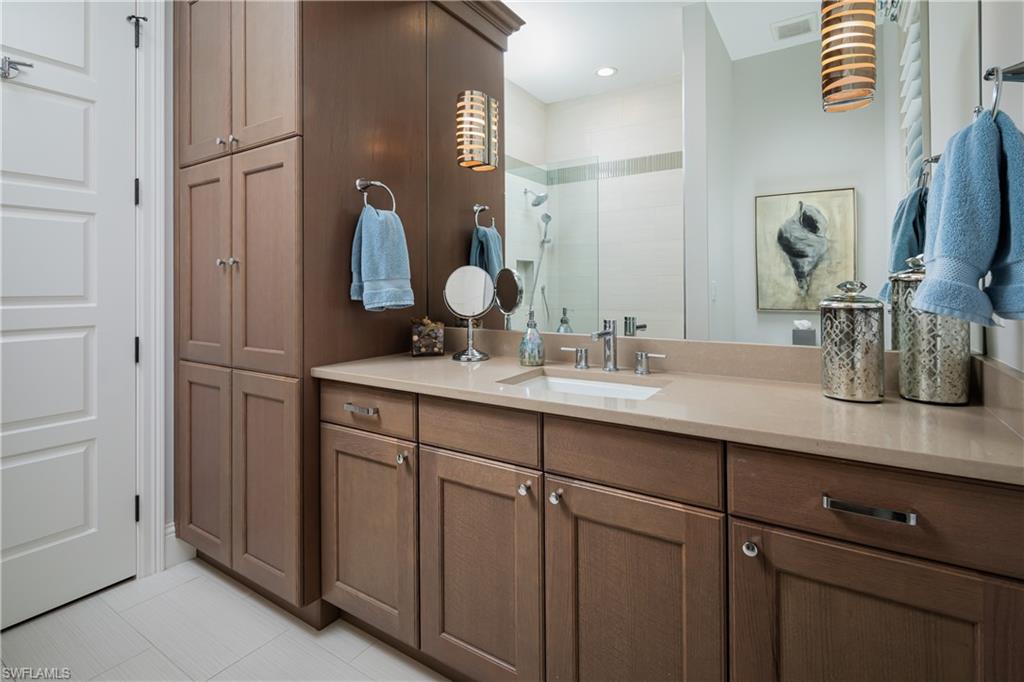 BAY WOODS - Residential