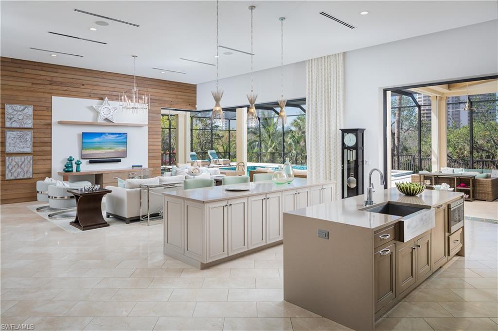 BAY WOODS - Residential