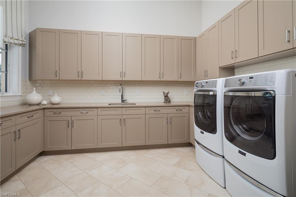 BAY WOODS - Residential