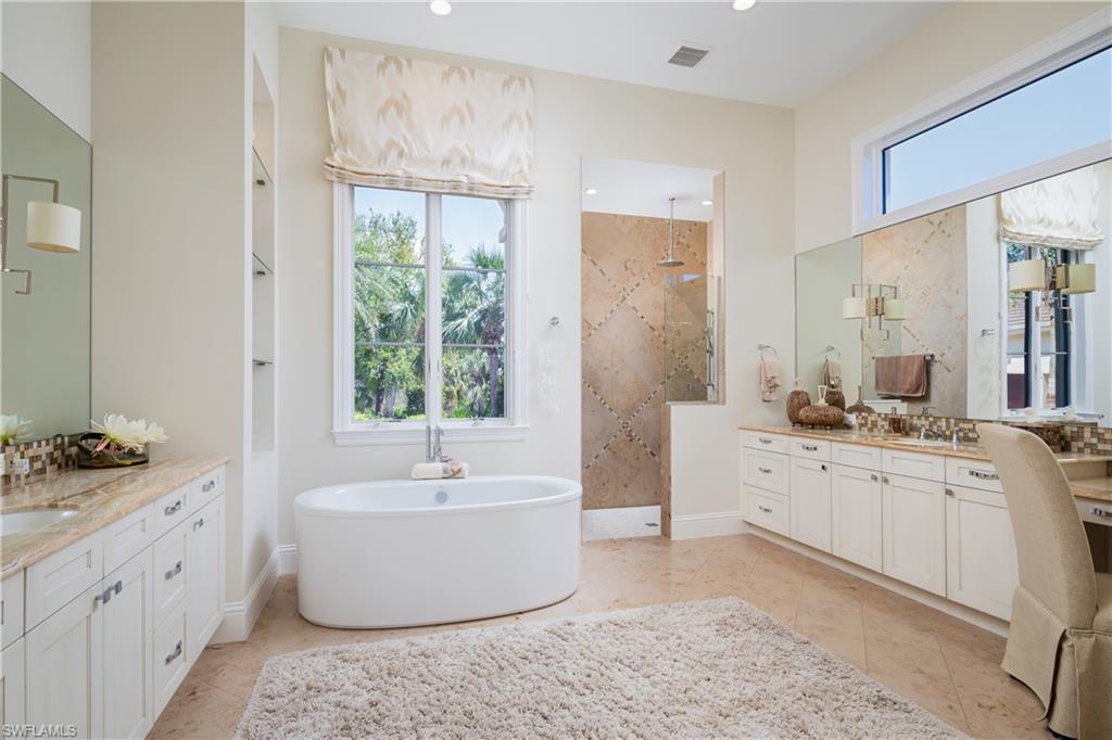 BAY WOODS - Residential