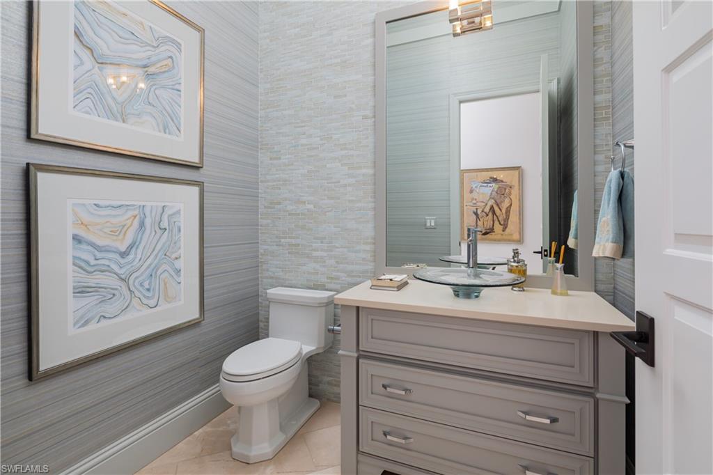 BAY WOODS - Residential