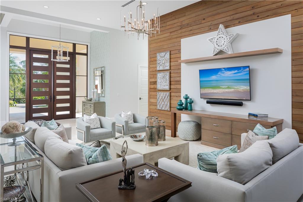 BAY WOODS - Residential