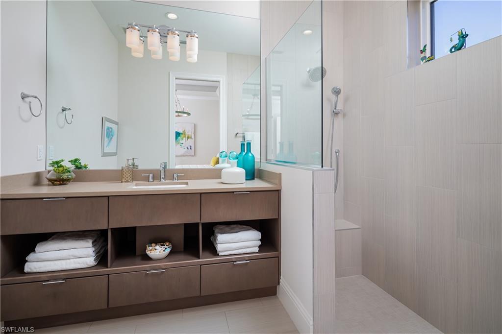 BAY WOODS - Residential