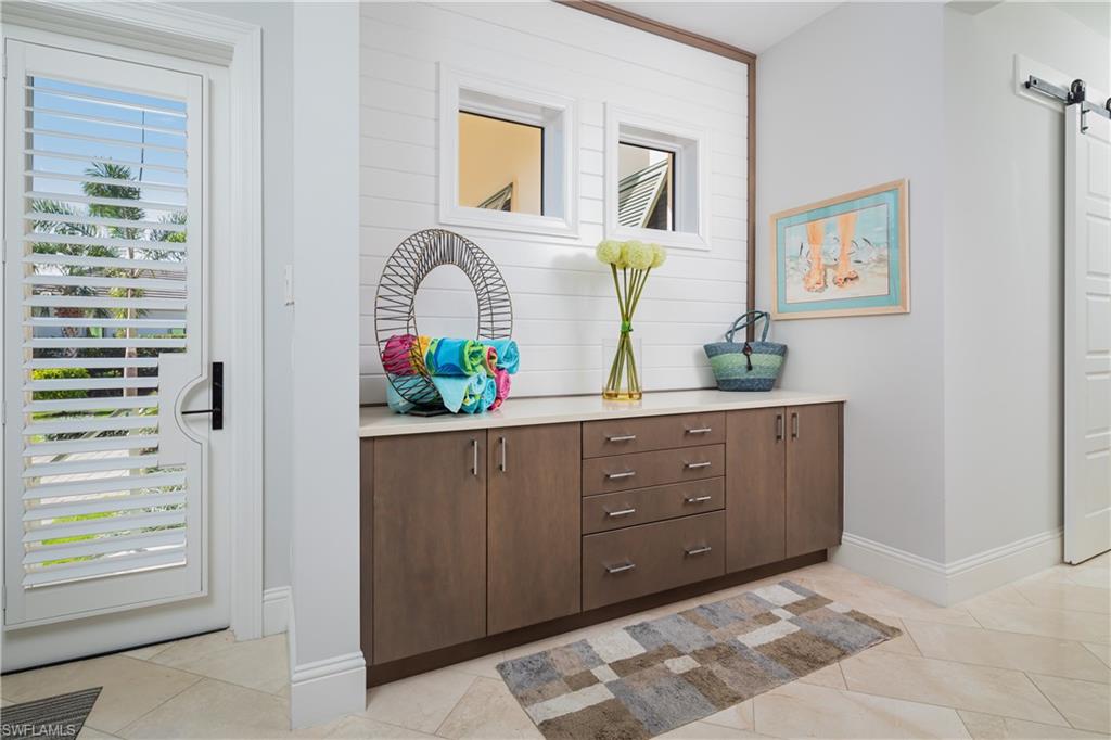 BAY WOODS - Residential