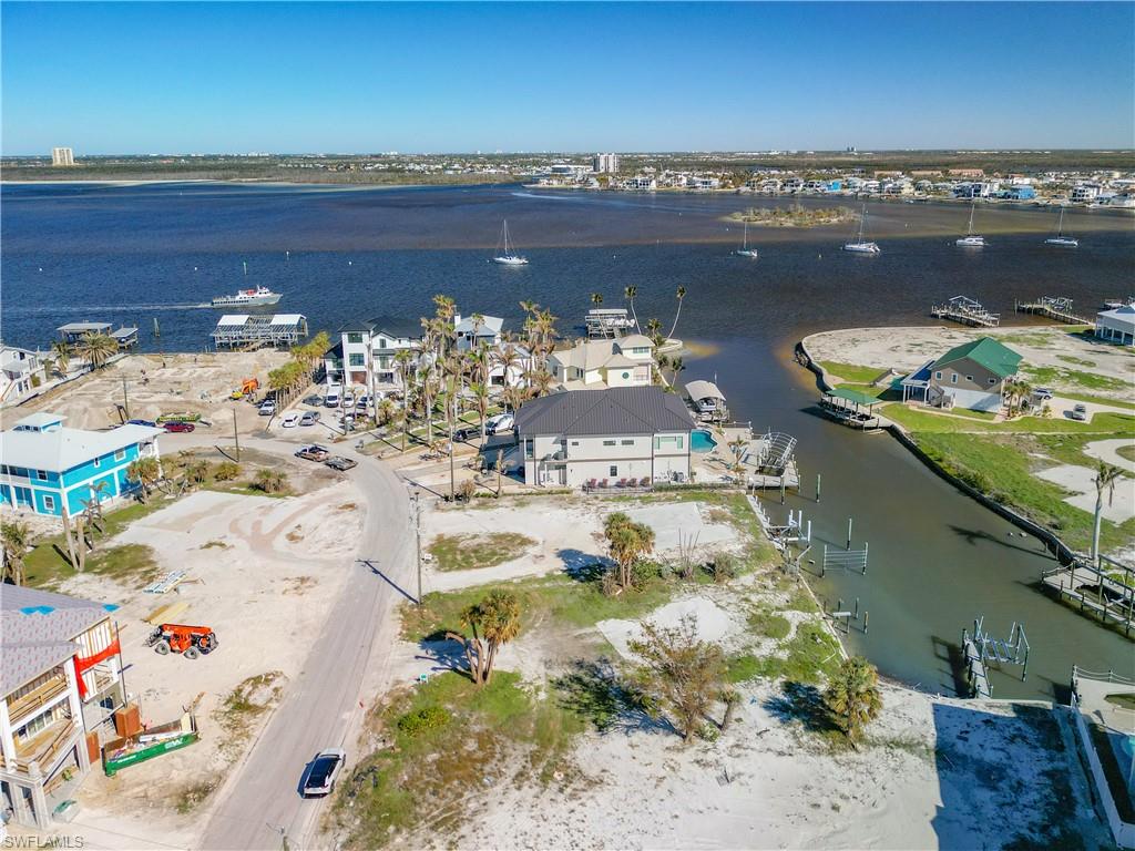 ISLAND SHORES - Land