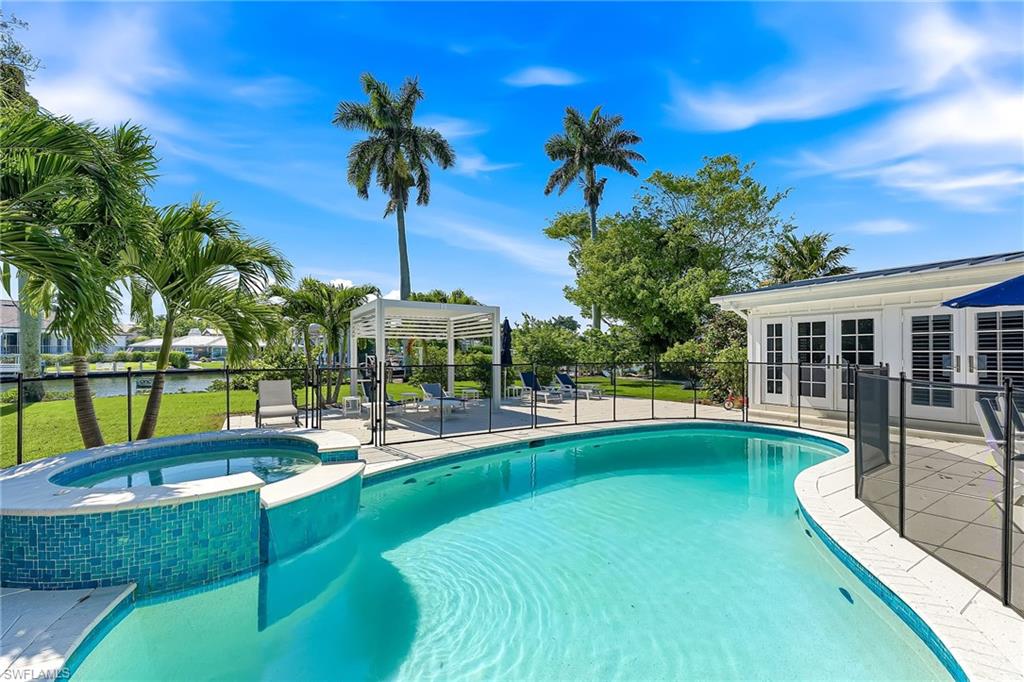 AQUALANE SHORES - Residential