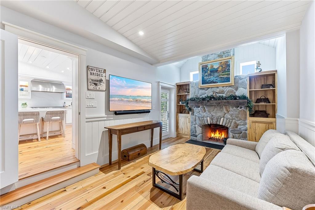 AQUALANE SHORES - Residential