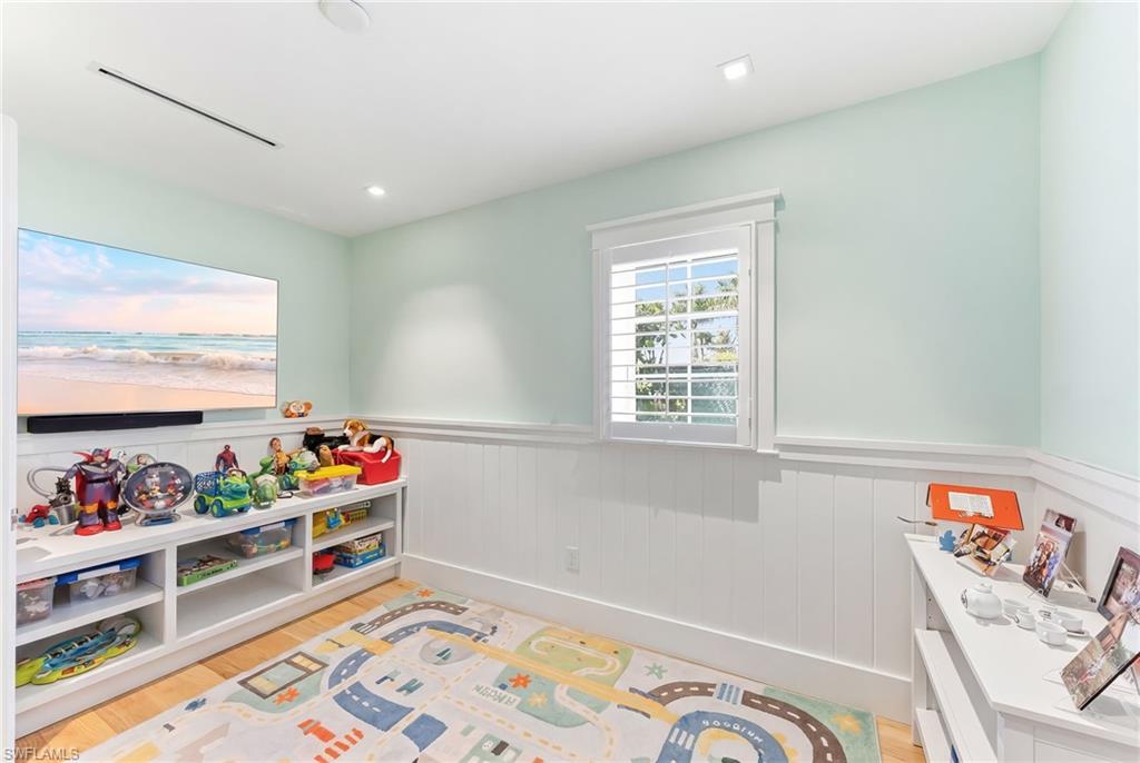 AQUALANE SHORES - Residential