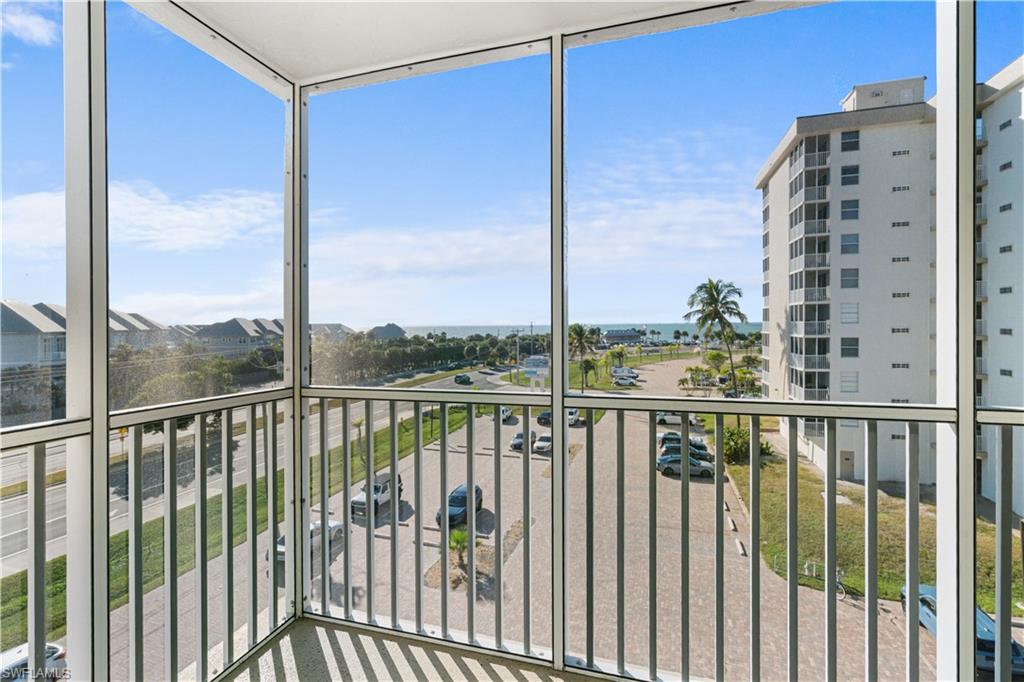 BEACH AND TENNIS CLUB - Residential Lease