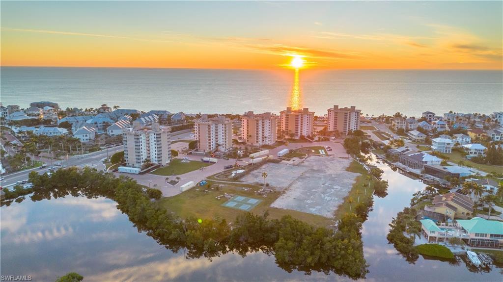 BEACH AND TENNIS CLUB - Residential Lease