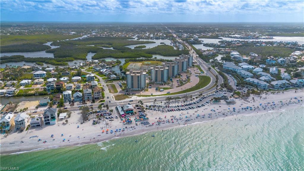 BEACH AND TENNIS CLUB - Residential Lease