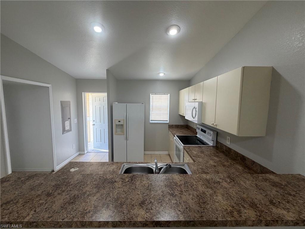 LEHIGH ESTATES - Residential Lease