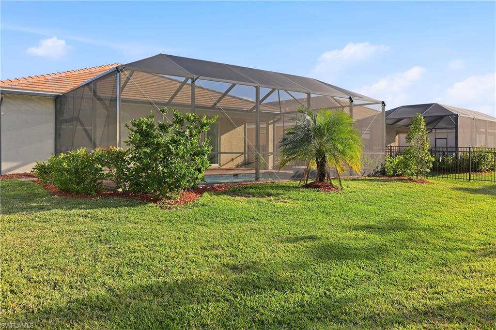 COUNTRY CLUB - Residential