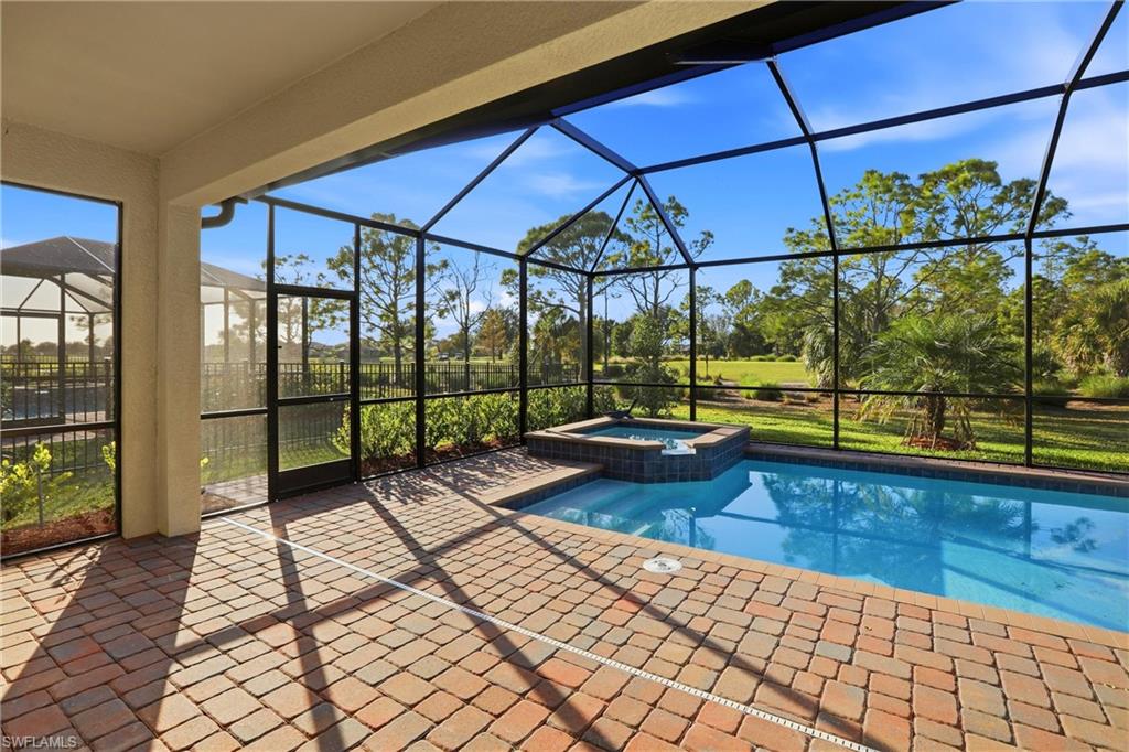 COUNTRY CLUB - Residential