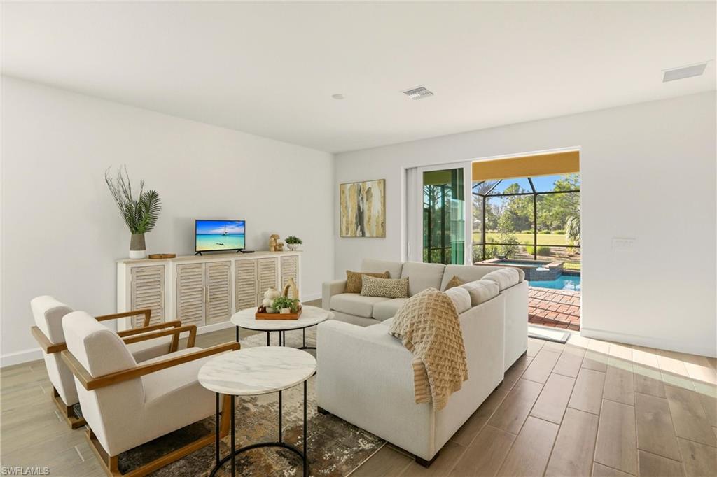 COUNTRY CLUB - Residential