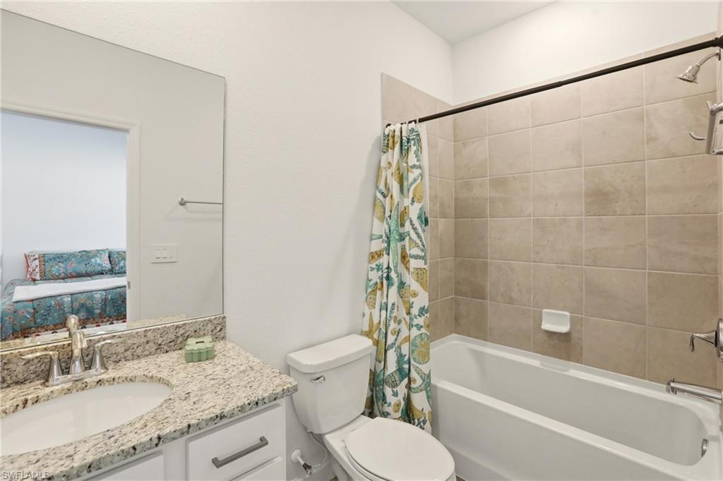 COUNTRY CLUB - Residential