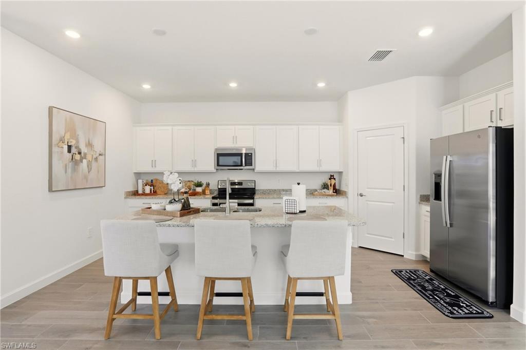 COUNTRY CLUB - Residential