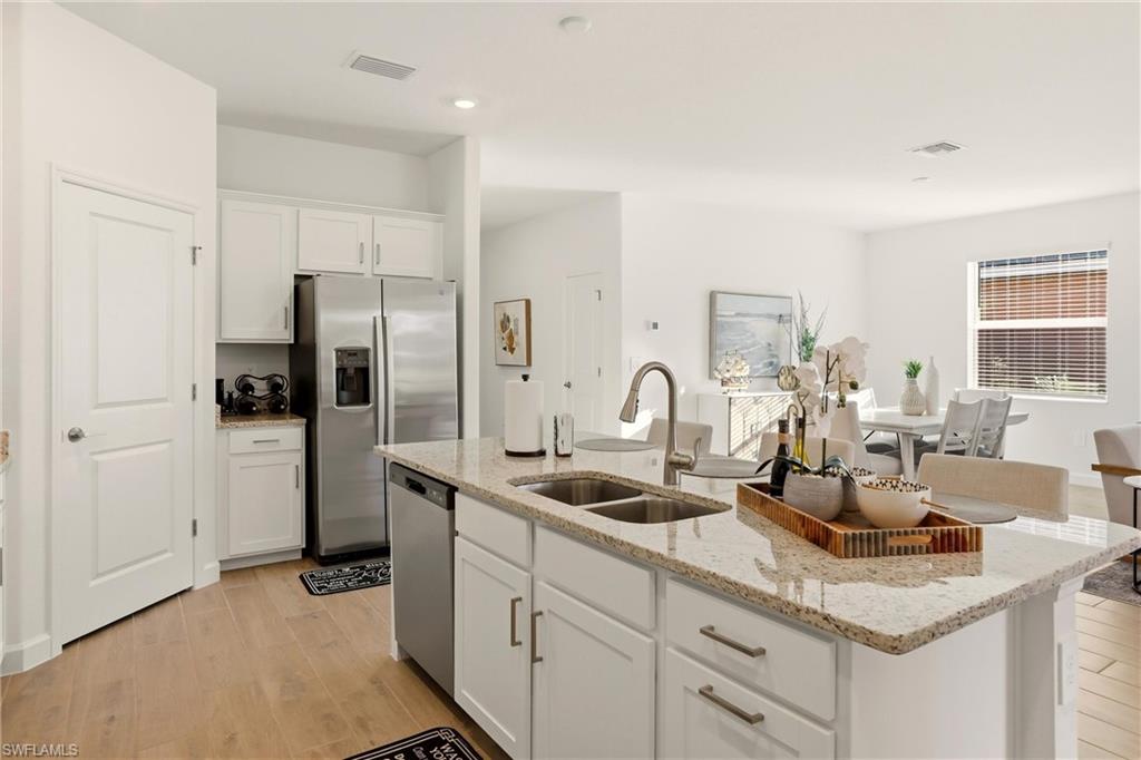 COUNTRY CLUB - Residential