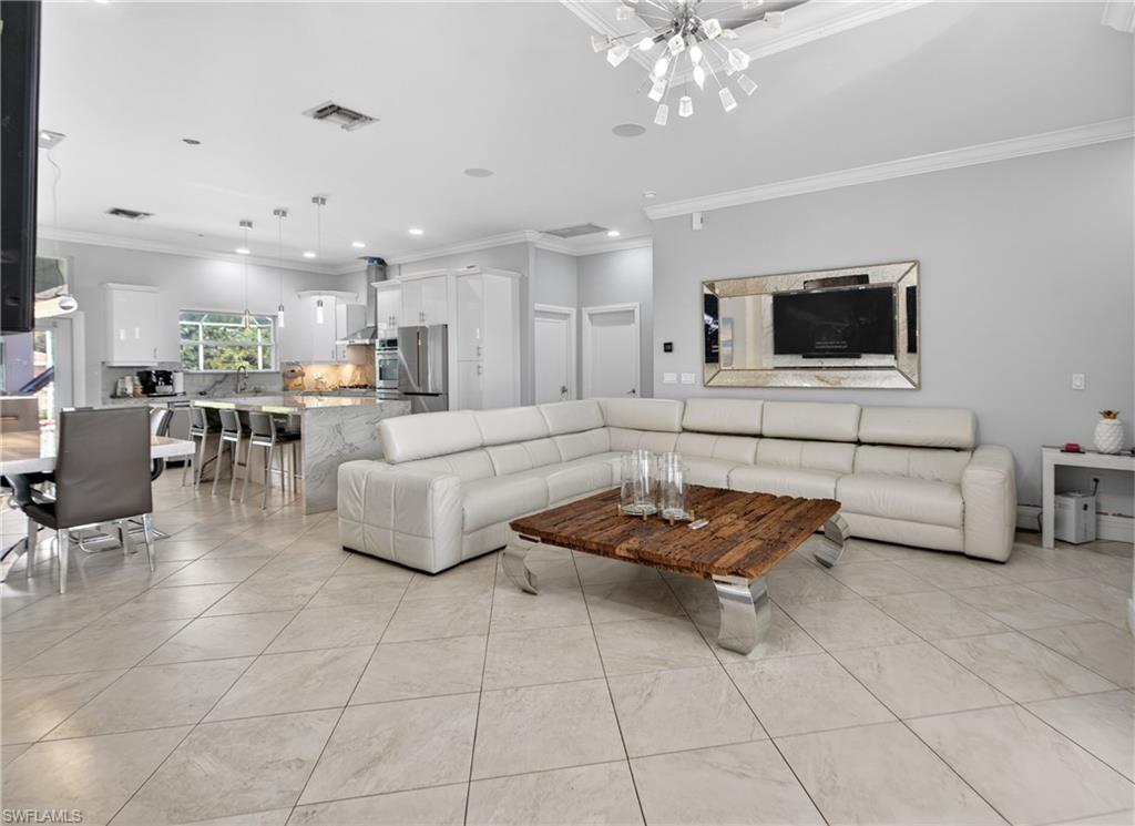 Properties 2863 EVERGLADES BLVD N