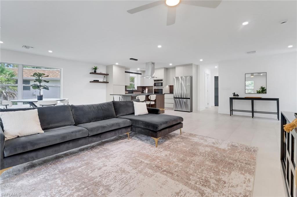 ROYAL ARMS VILLAS - Residential Lease