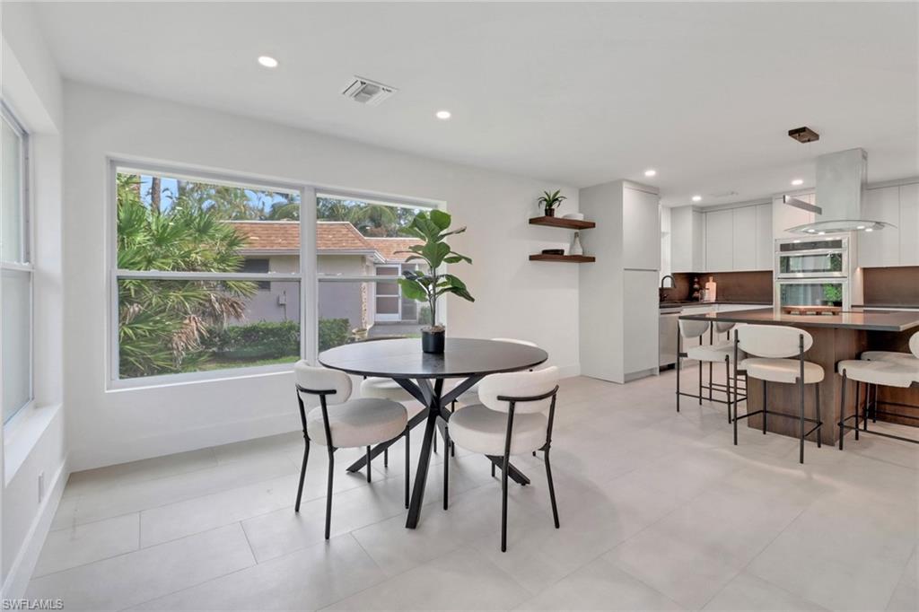 ROYAL ARMS VILLAS - Residential Lease