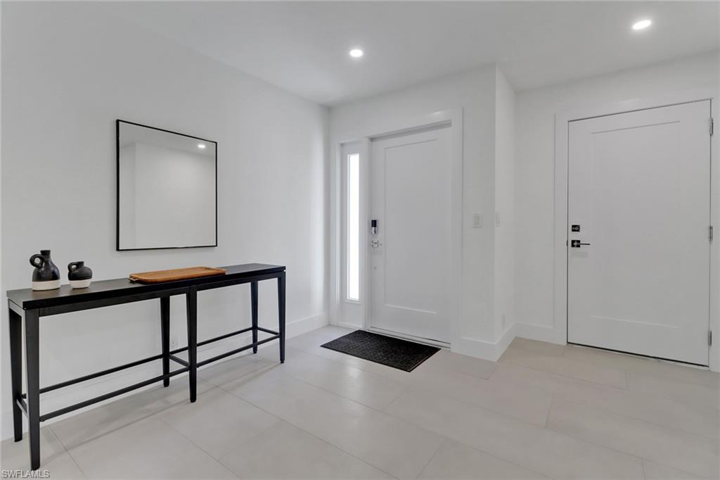 ROYAL ARMS VILLAS - Residential Lease