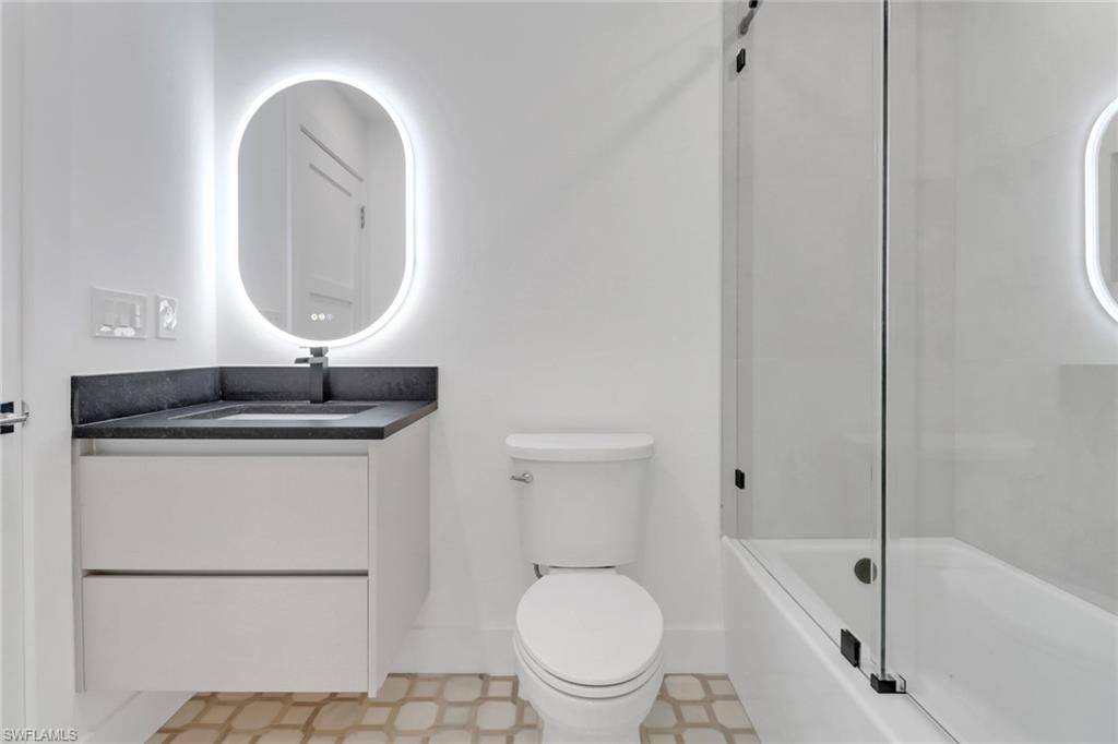 ROYAL ARMS VILLAS - Residential Lease